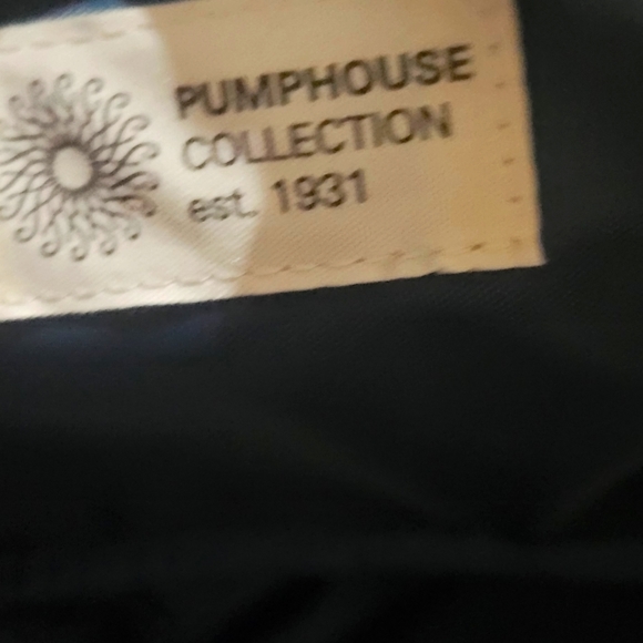 Pumphouse collection Toiletry bag - Picture 4 of 5